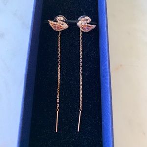 Dazzling pierced earrings on sale! !